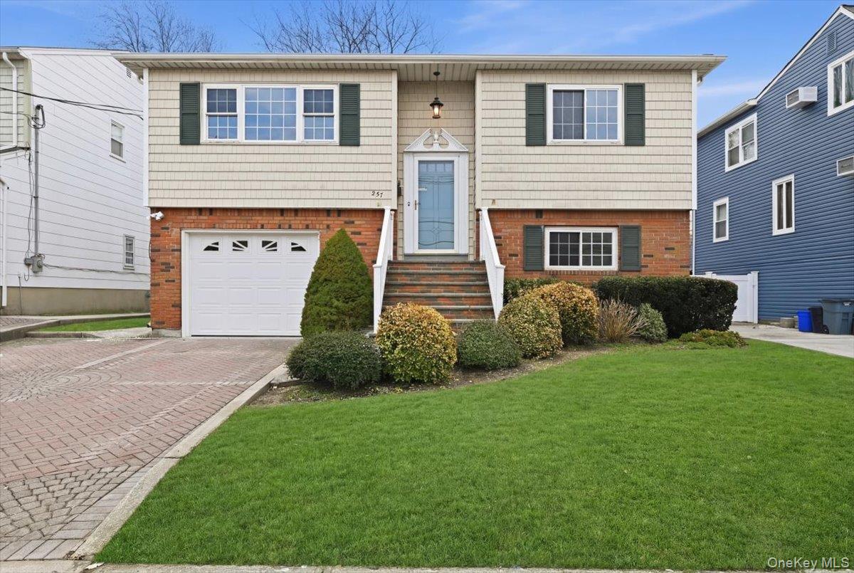 #2 photo, 557 Southside Avenue, Freeport , NY 11520