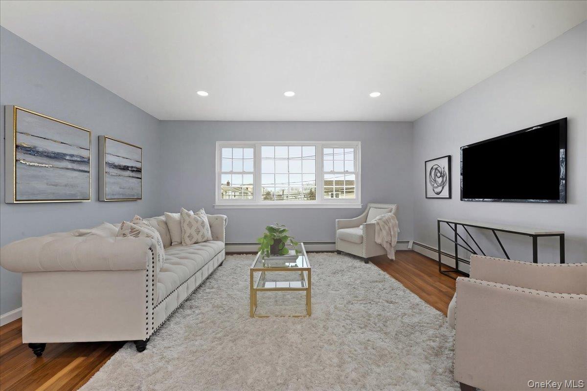 #8 photo, 557 Southside Avenue, Freeport , NY 11520