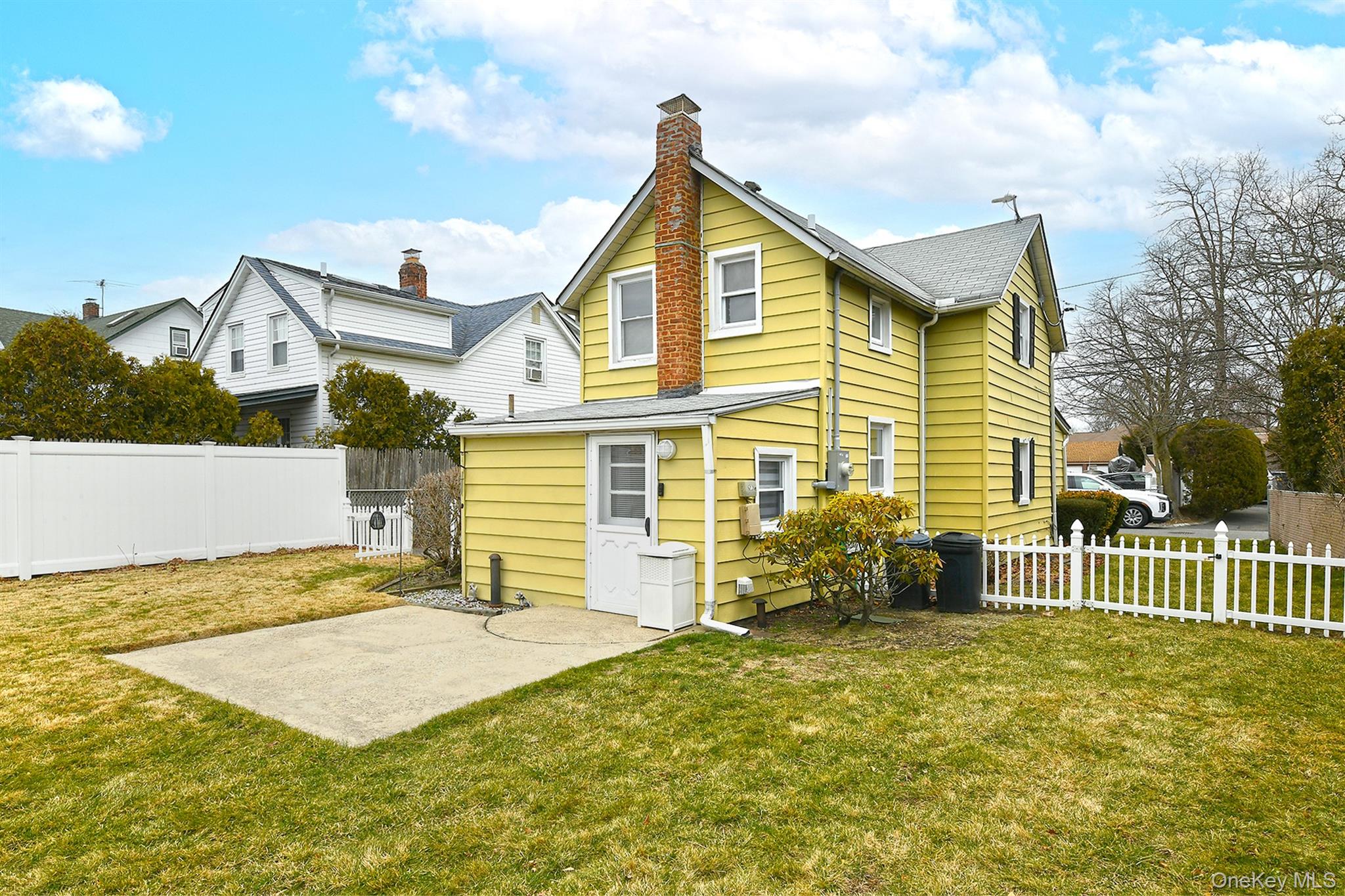 #16 photo, 46 Cedar Street, Amityville , NY 11701