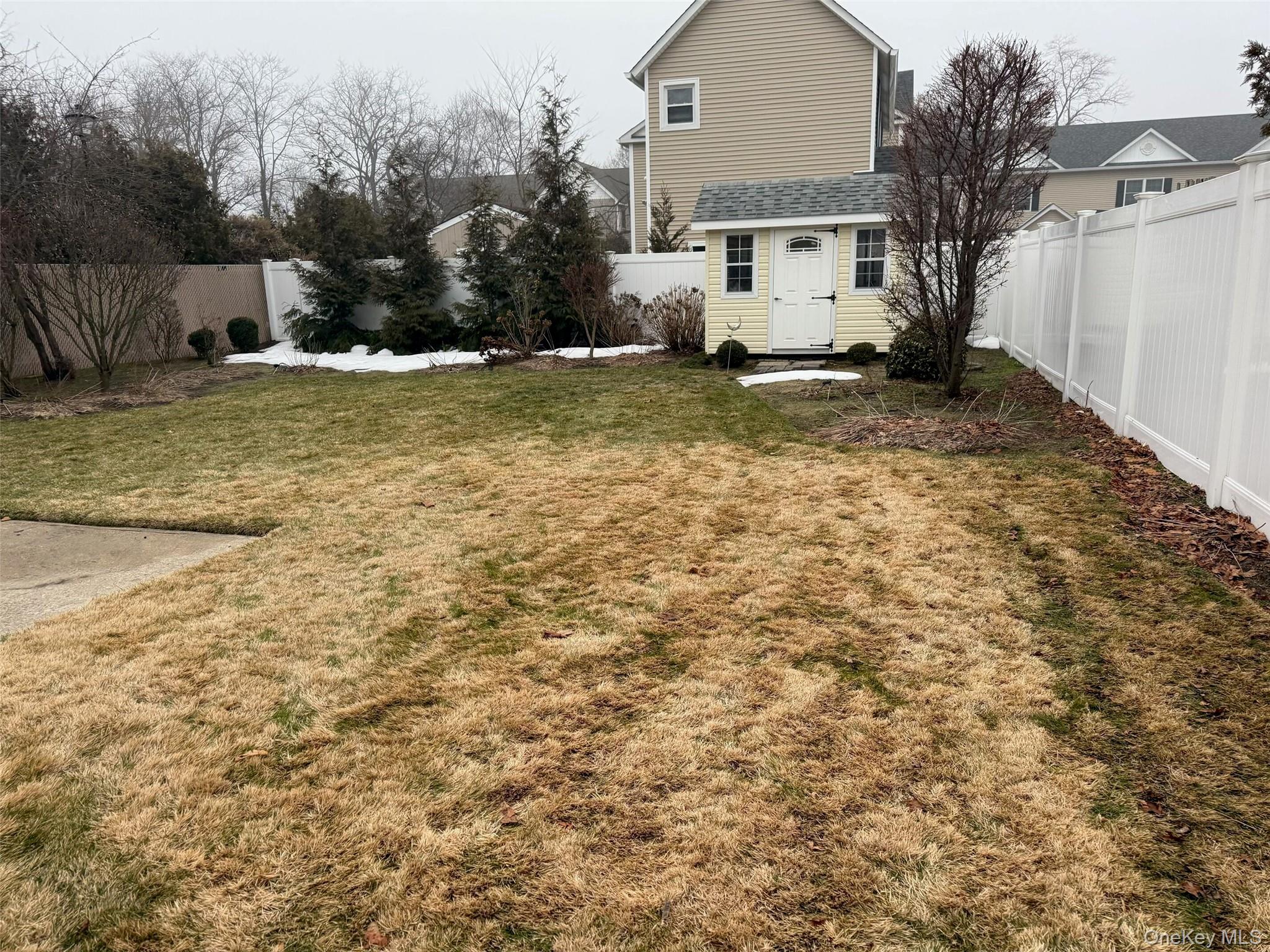 #4 photo, 46 Cedar Street, Amityville , NY 11701