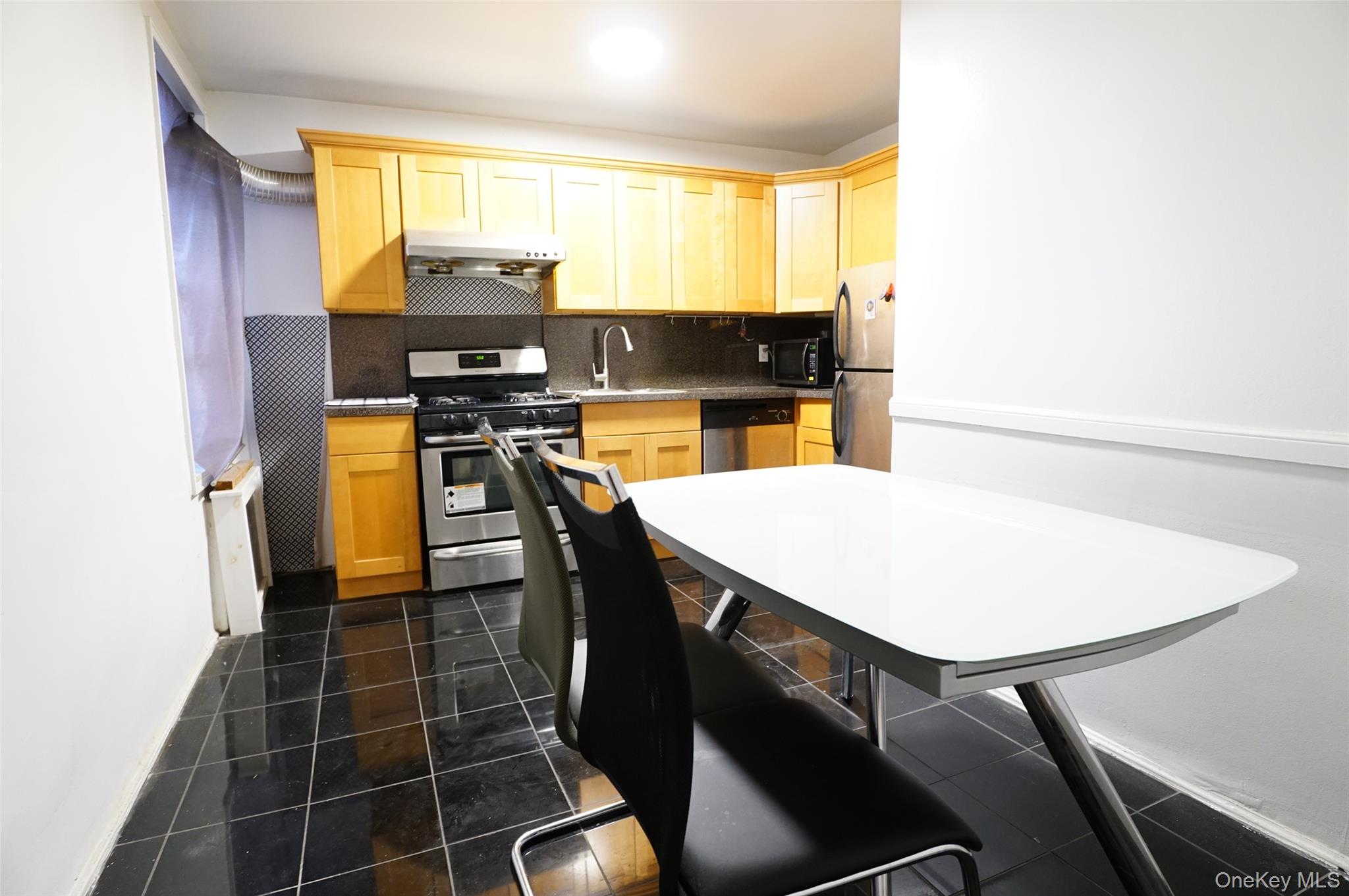 #11 photo, 65-10 108 Street, كوينز Forest Hills , NY 11375