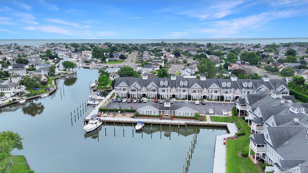 #2 photo, 36 Nicole Court, 東長島 Copiague , NY 11726