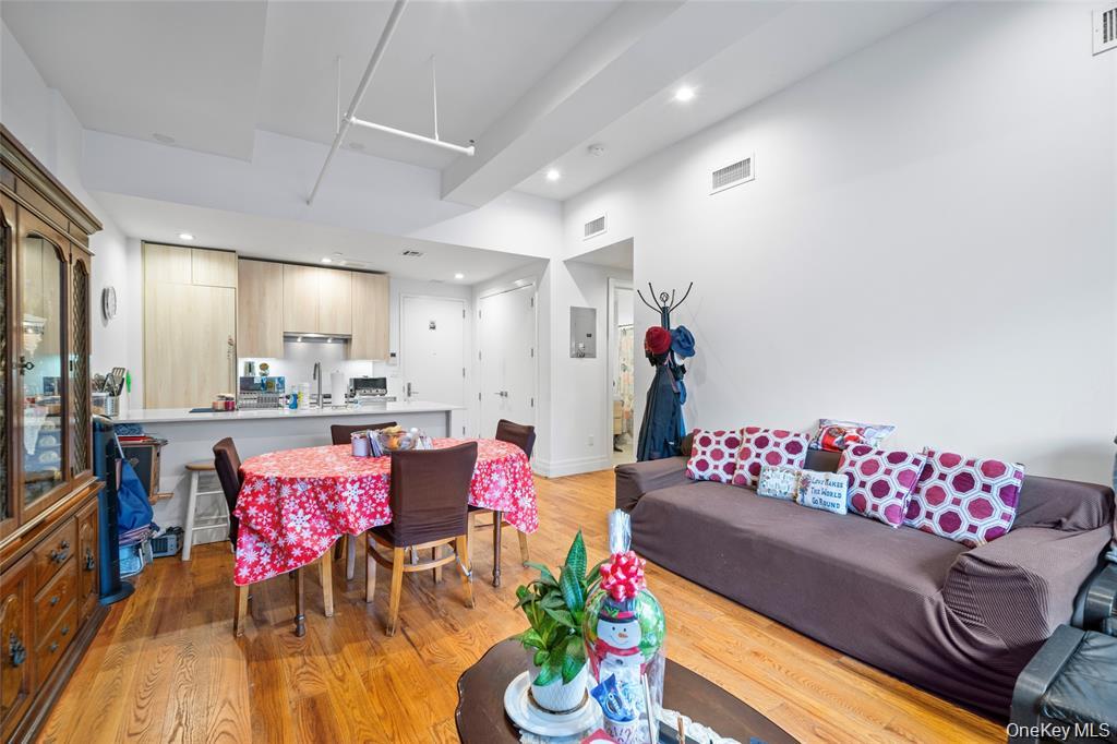 #4 photo, 850 Metropolitan Avenue, Brooklyn , NY 11211