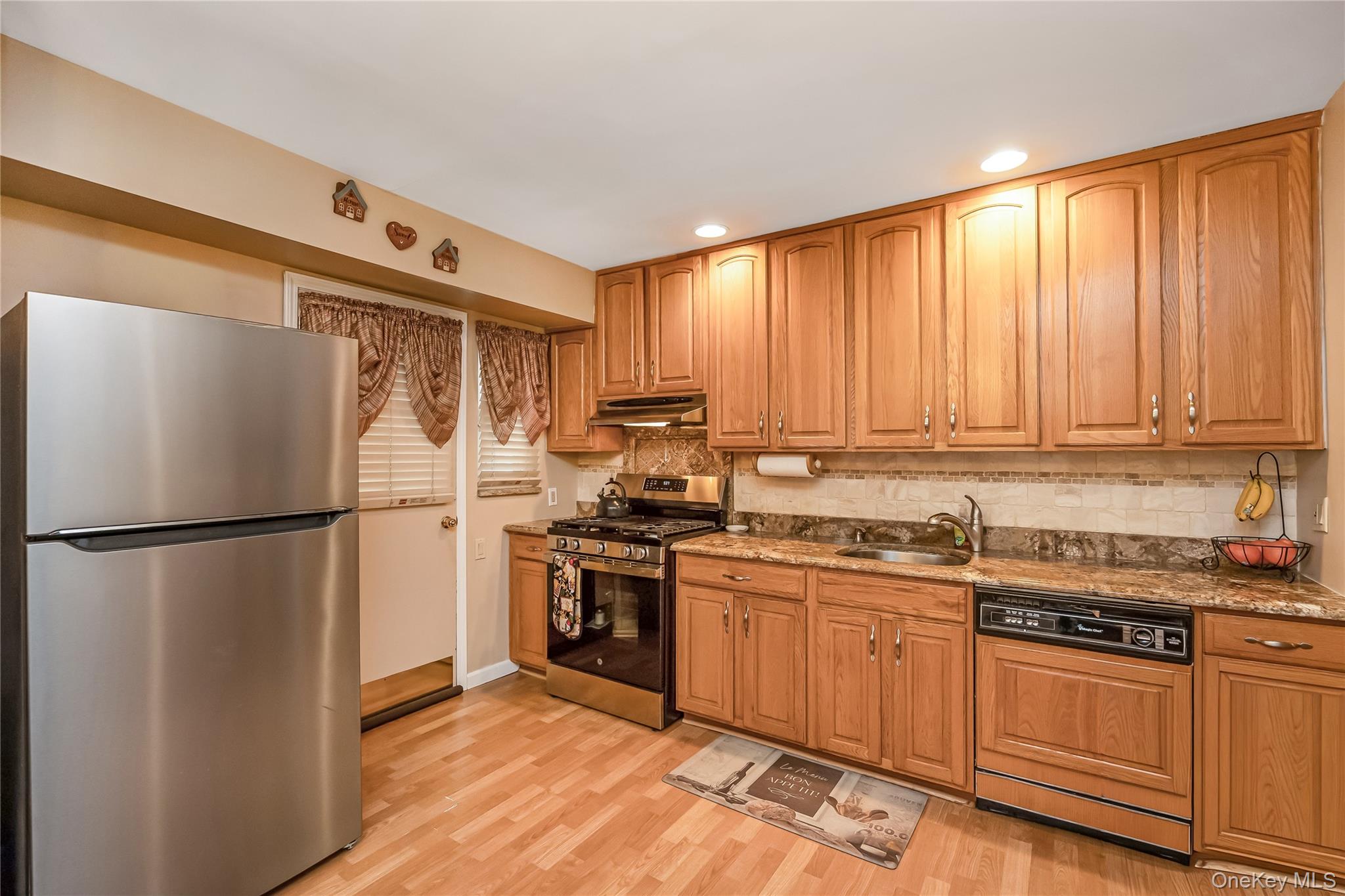 #15 photo, 75 N Sloan Drive, 長島 Valley Stream , NY 11580