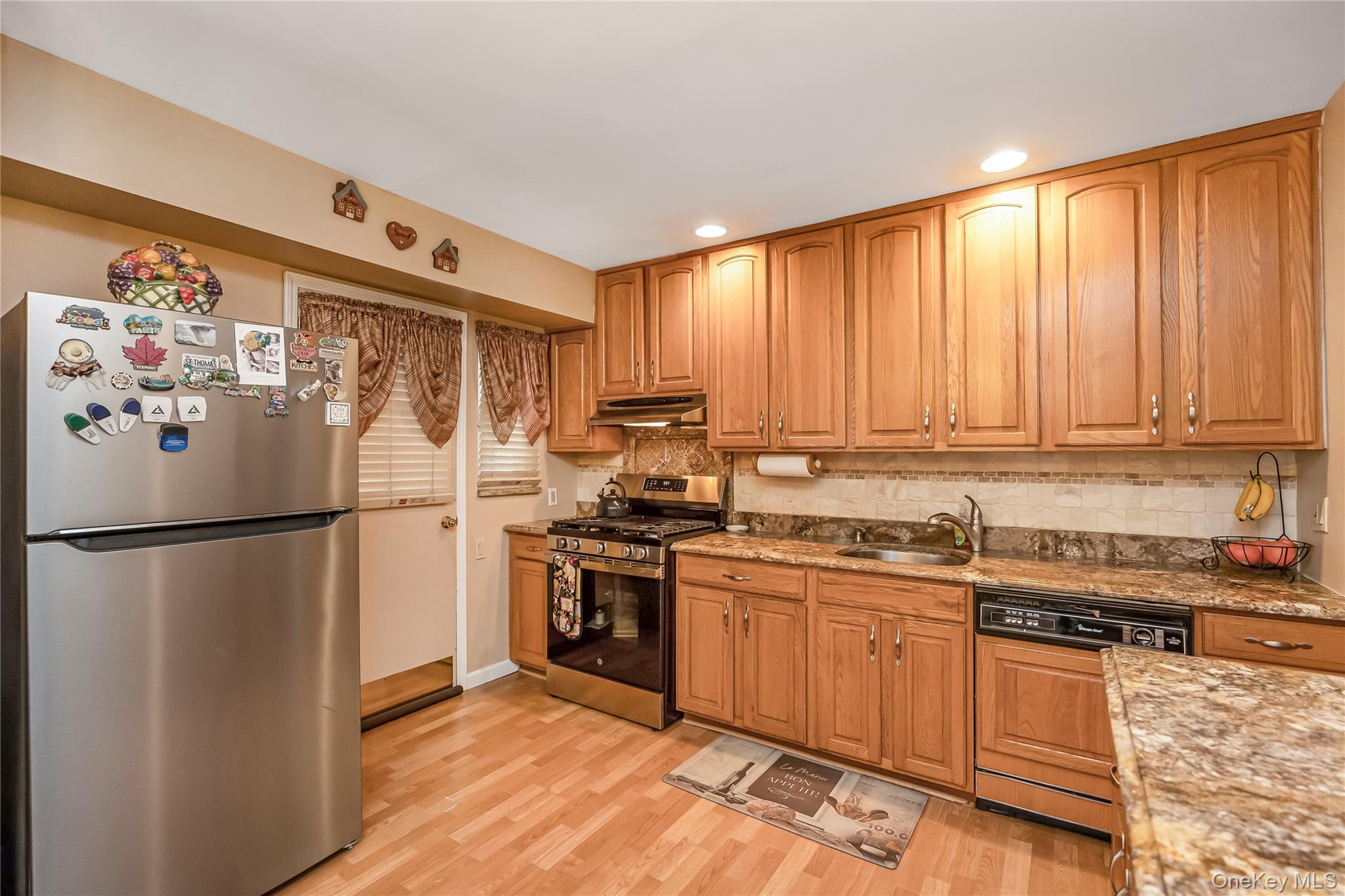 #16 photo, 75 N Sloan Drive, 長島 Valley Stream , NY 11580