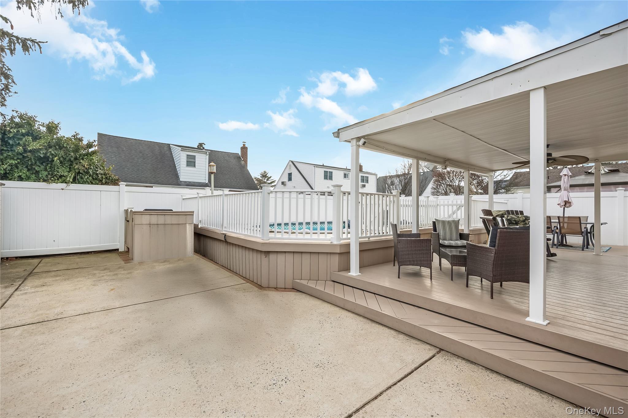 #4 photo, 75 N Sloan Drive, 長島 Valley Stream , NY 11580