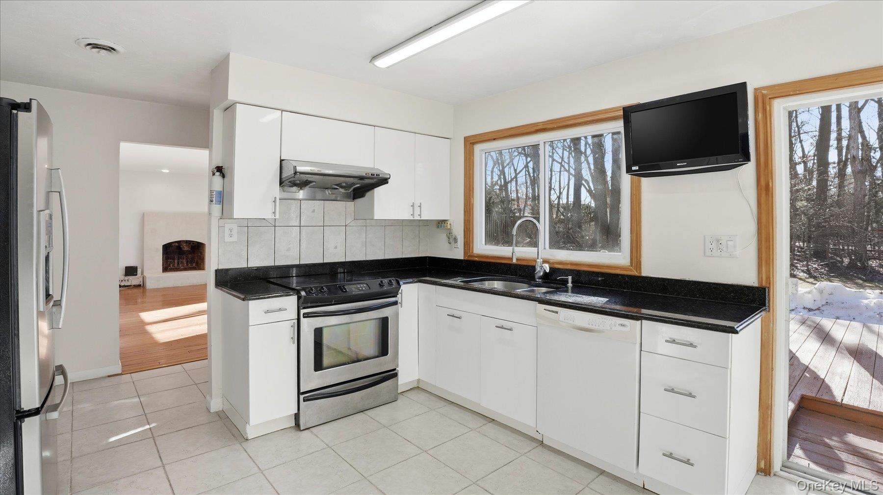 #7 photo, 63 Patricia Lane, South Setauket , NY 11720