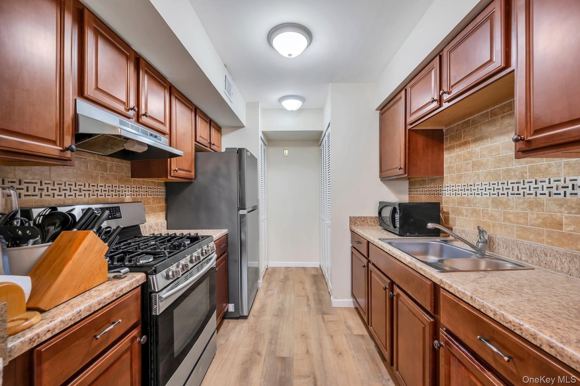 #10 photo, 199 Storm Drive, Holtsville , NY 11742