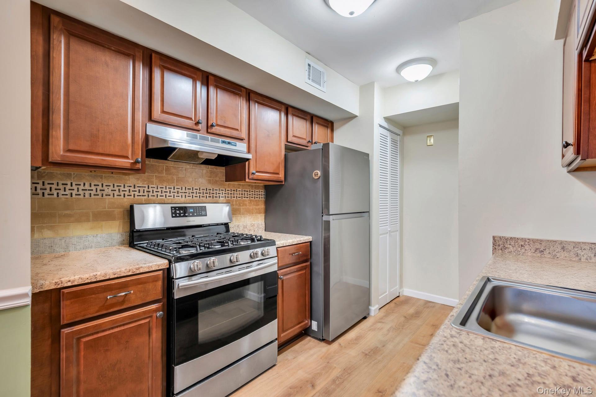 #11 photo, 199 Storm Drive, Holtsville , NY 11742