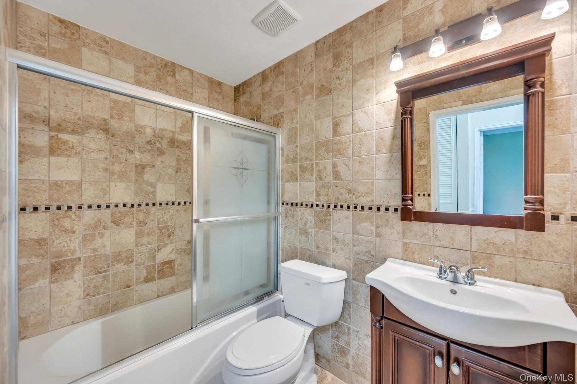 #16 photo, 199 Storm Drive, Holtsville , NY 11742