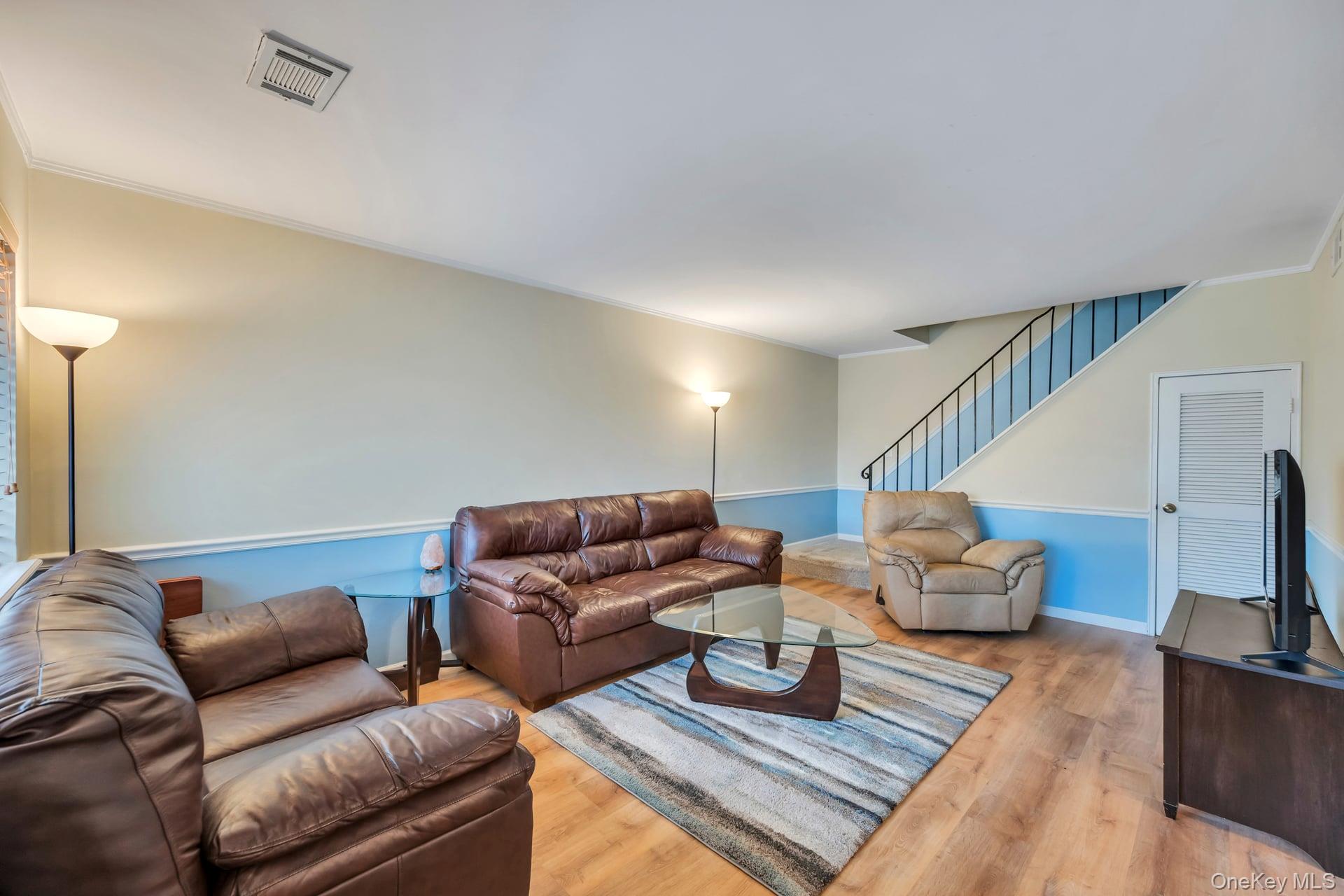 #4 photo, 199 Storm Drive, Holtsville , NY 11742