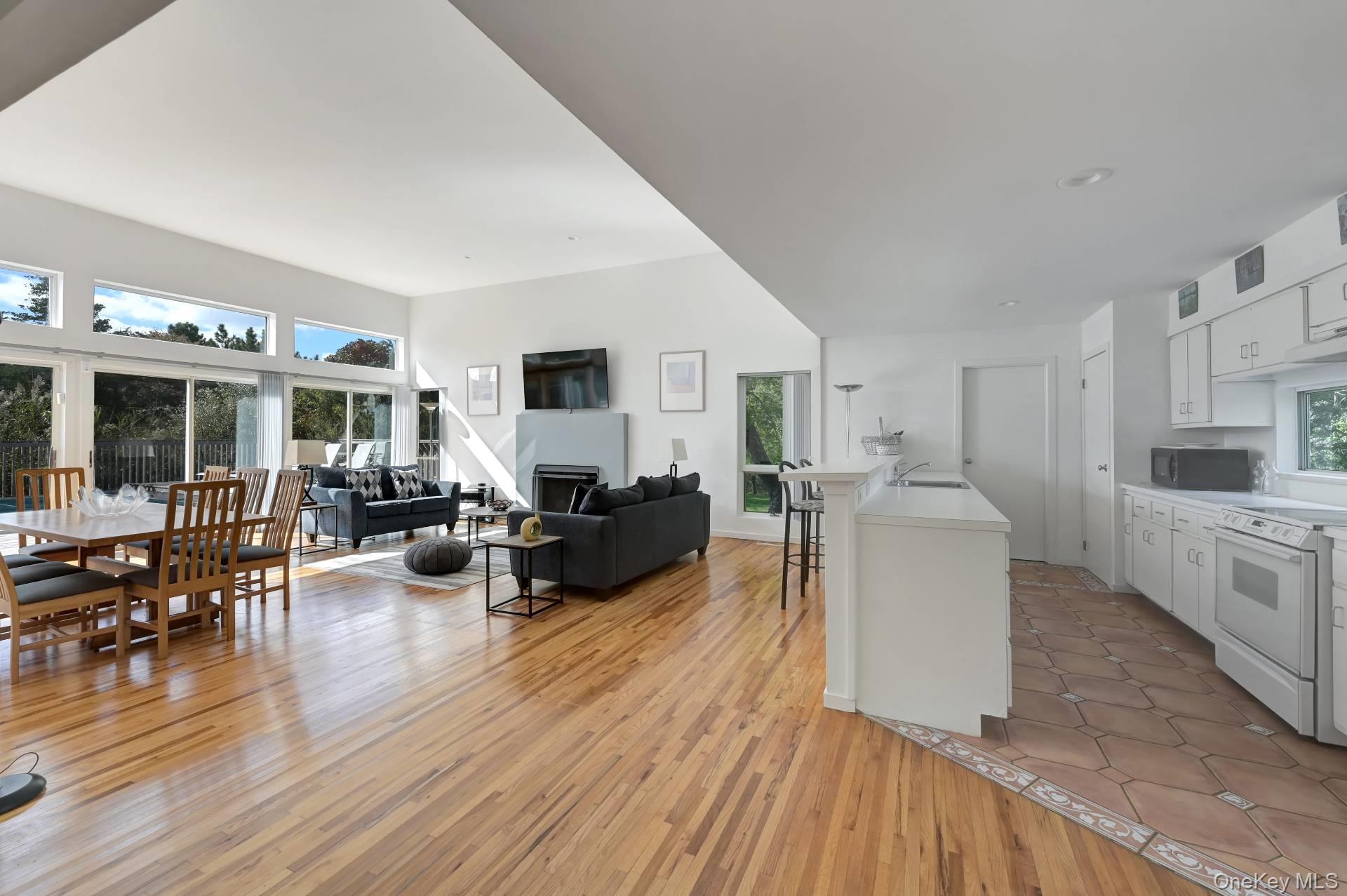 #8 photo, 3 Meadow Way, Westhampton Beach , NY 11978