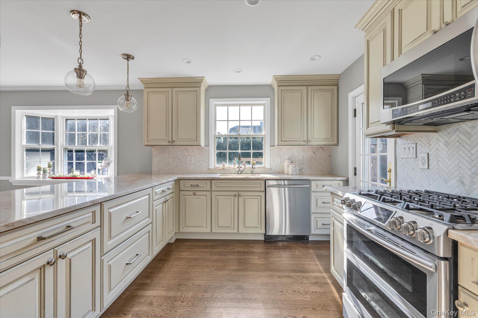 #7 photo, 7 Rutgers Place, ناسو Merrick , NY 11566