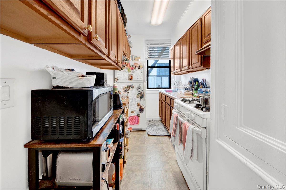 #14 photo, 7 Greenridge Avenue, White Plains , NY 10601