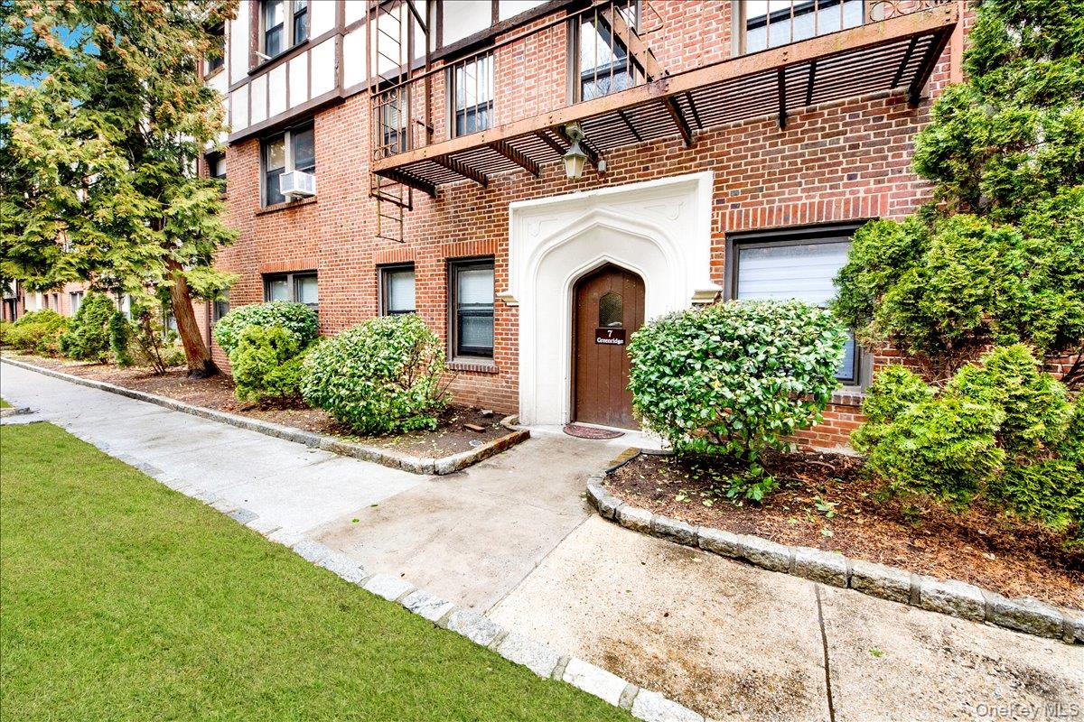 #2 photo, 7 Greenridge Avenue, White Plains , NY 10601