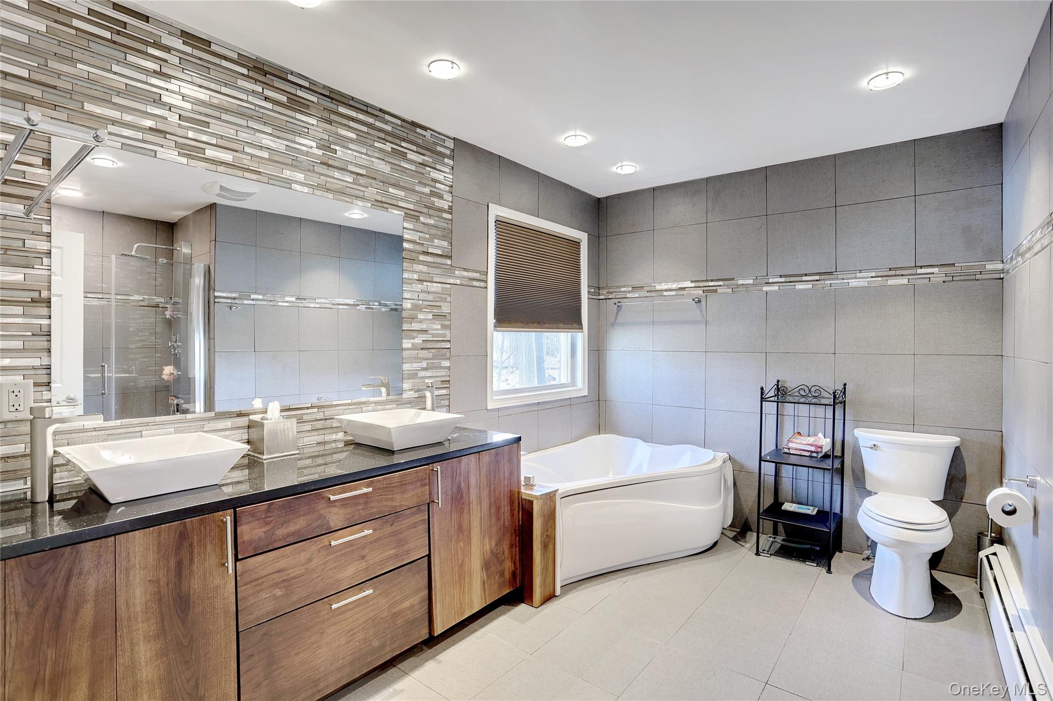 #20 photo, 1 Forest Glen Court, Suffern , NY 10901