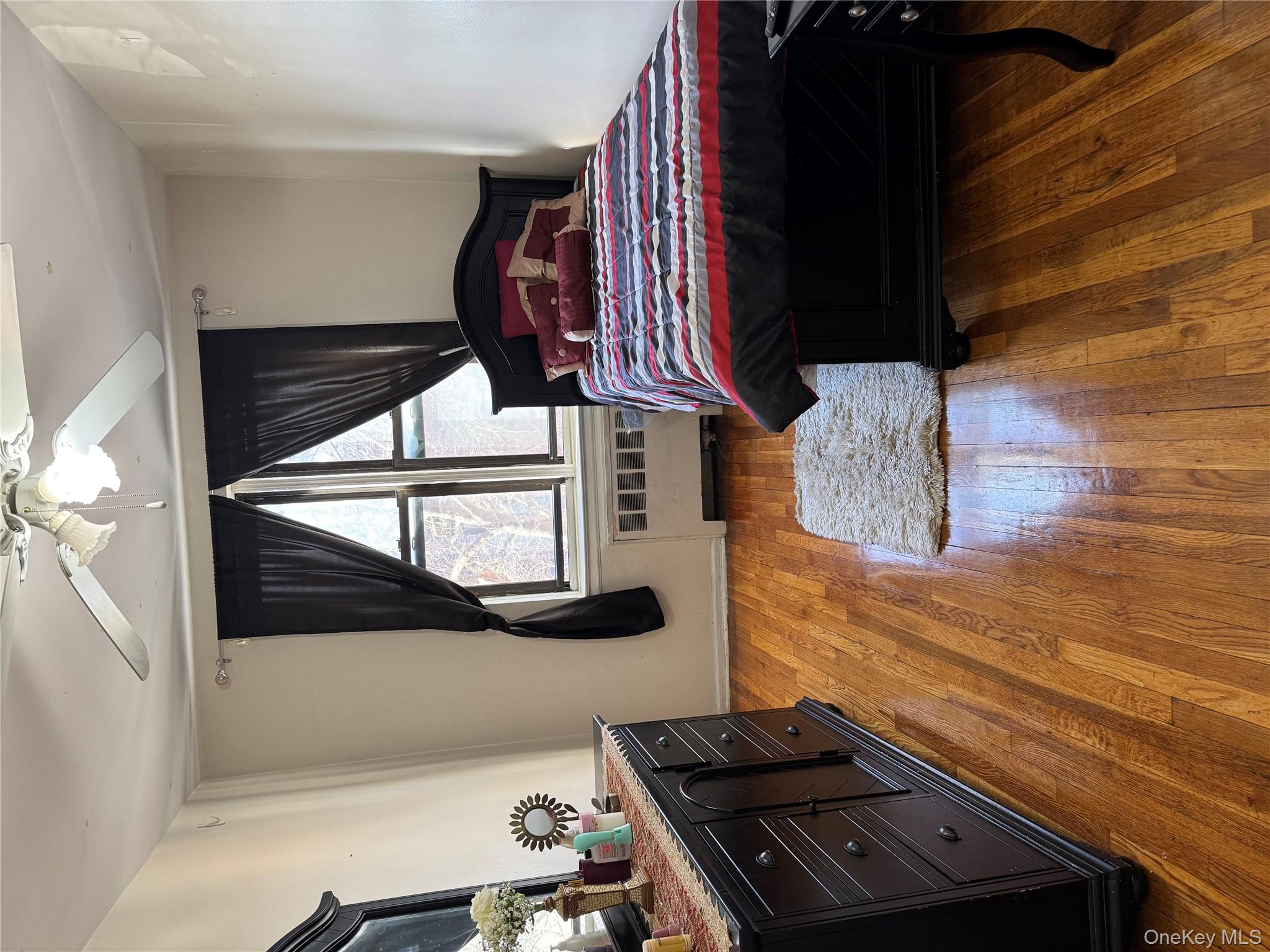 #11 photo, 745 E 231st Street, Bronx , NY 10466