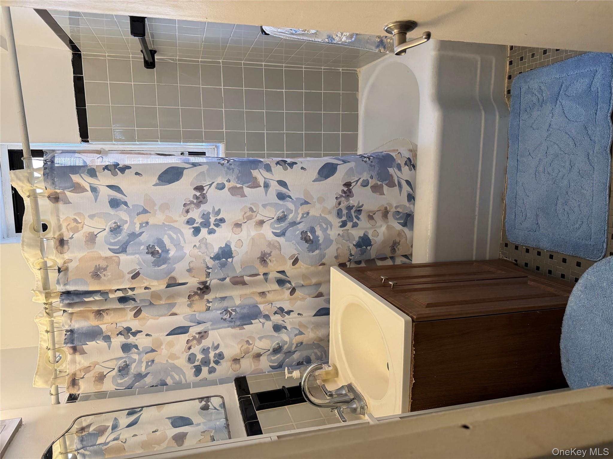 #14 photo, 745 E 231st Street, Bronx , NY 10466