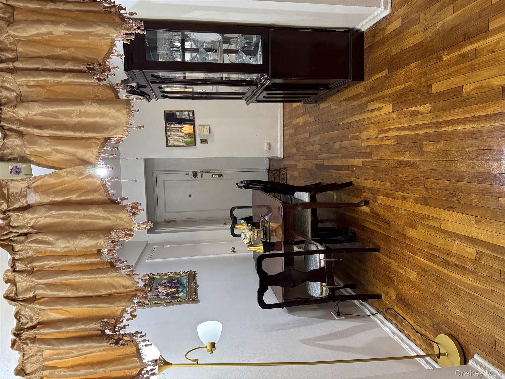 #6 photo, 745 E 231st Street, Bronx , NY 10466