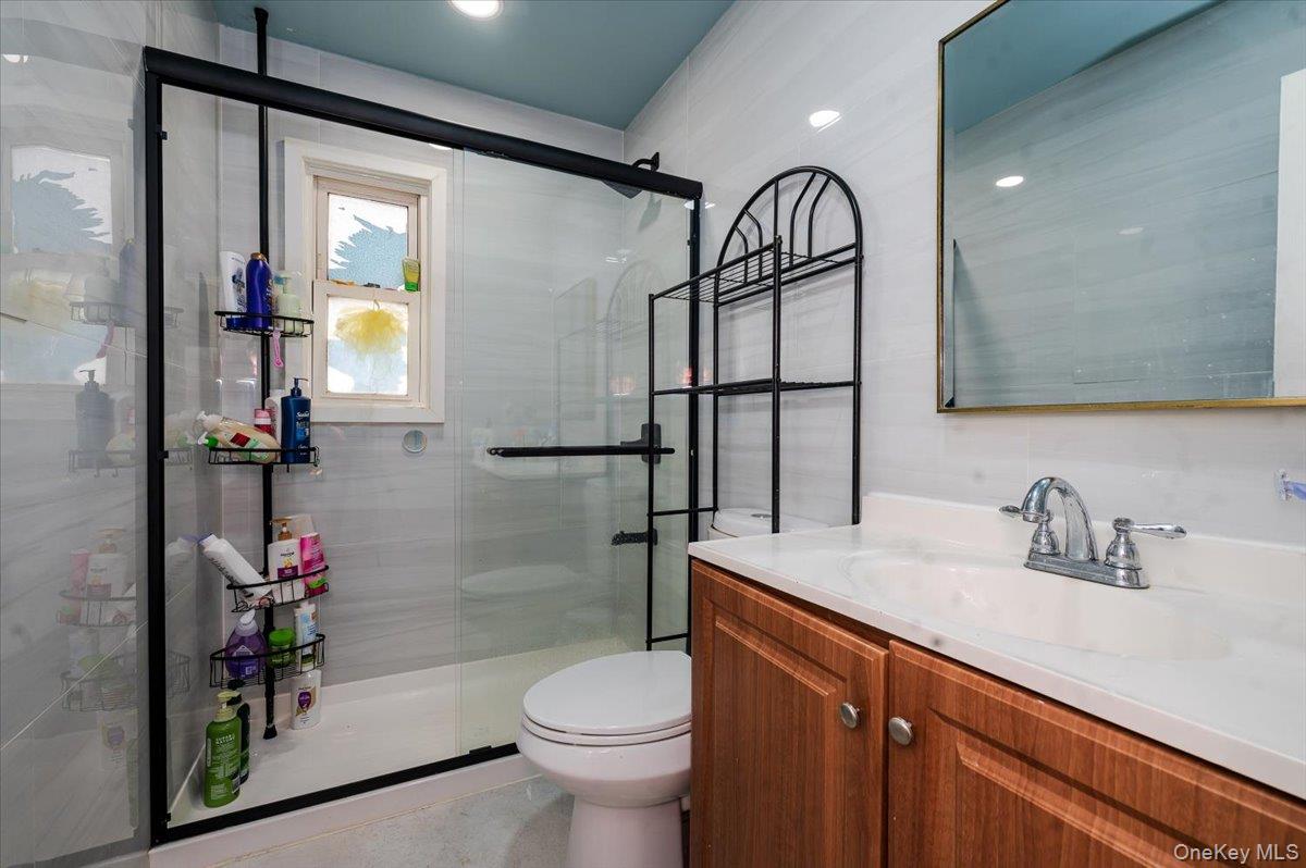 #11 photo, 21 Oak Avenue, Inwood , NY 11096