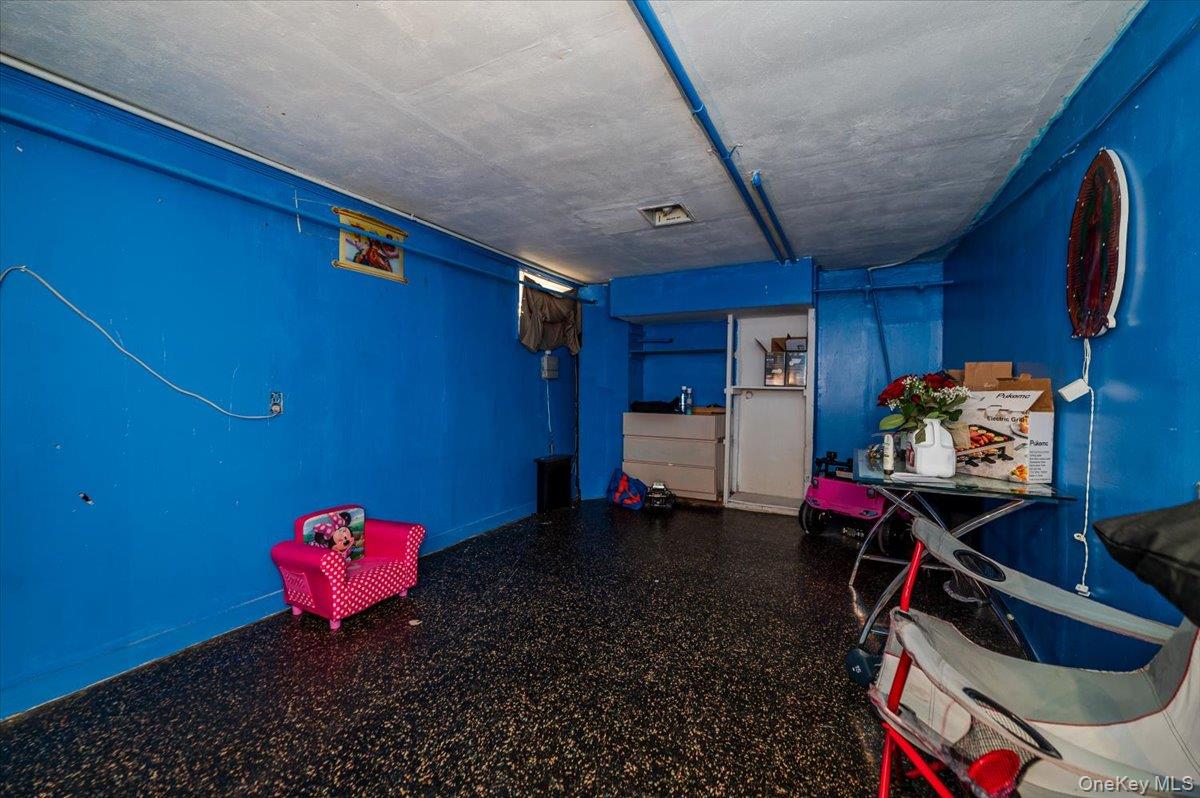 #13 photo, 21 Oak Avenue, Inwood , NY 11096