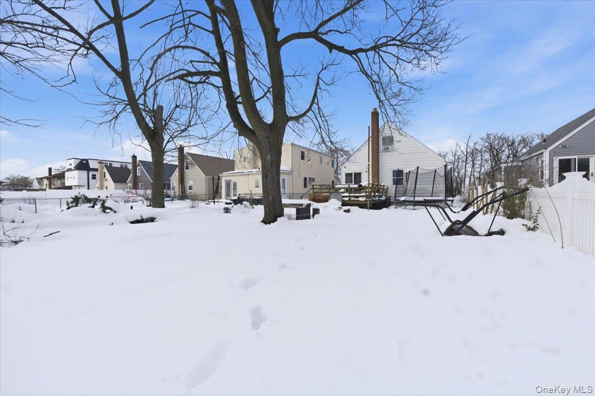 #18 photo, 21 Oak Avenue, Inwood , NY 11096