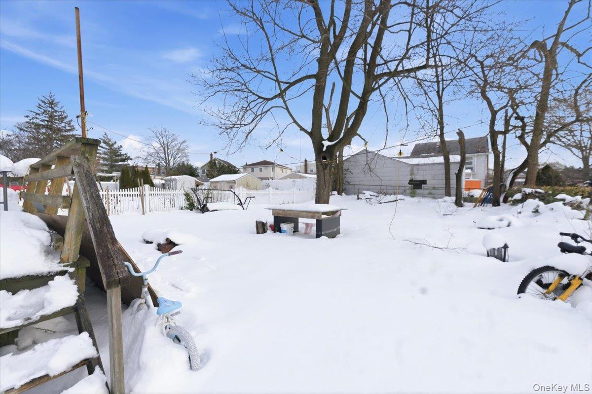 #19 photo, 21 Oak Avenue, Inwood , NY 11096