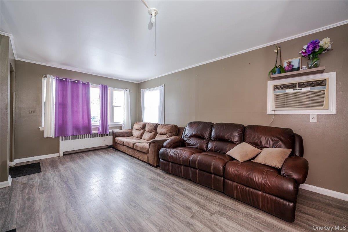 #2 photo, 21 Oak Avenue, Inwood , NY 11096