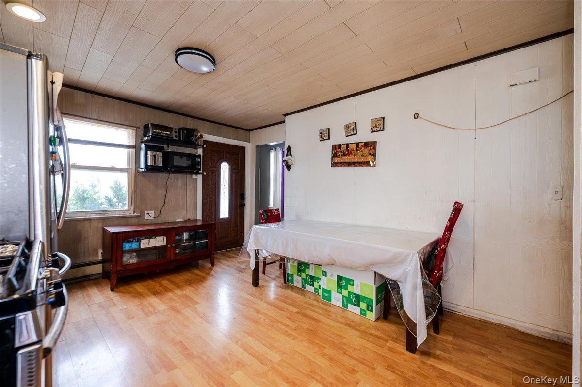 #5 photo, 21 Oak Avenue, Inwood , NY 11096