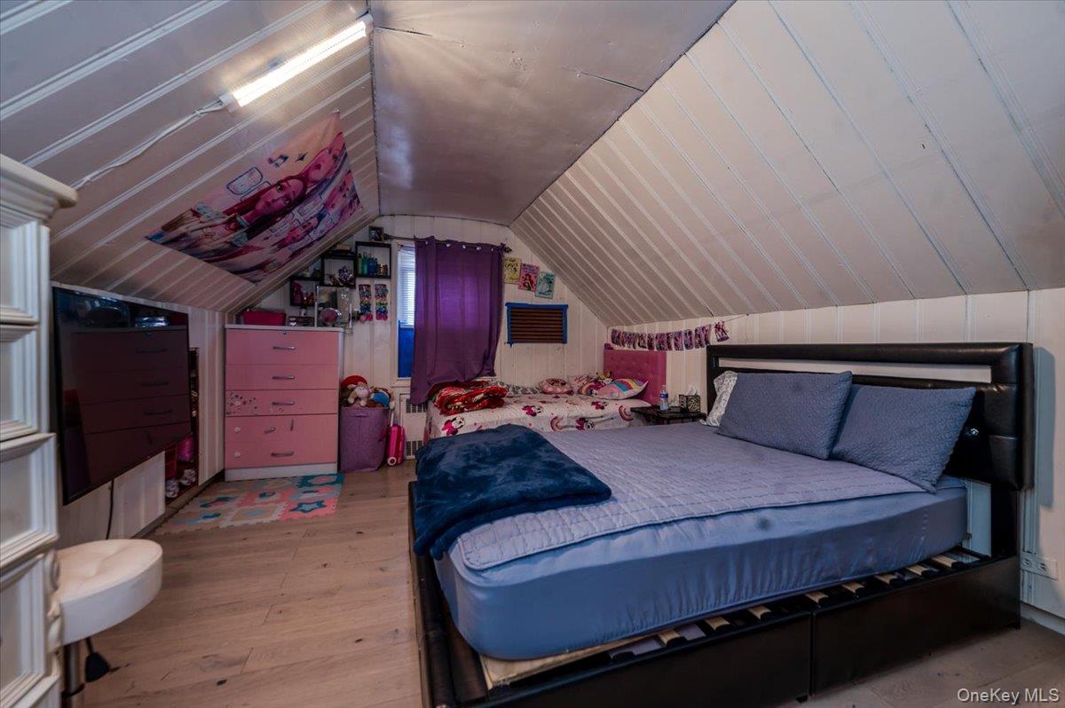 #7 photo, 21 Oak Avenue, Inwood , NY 11096