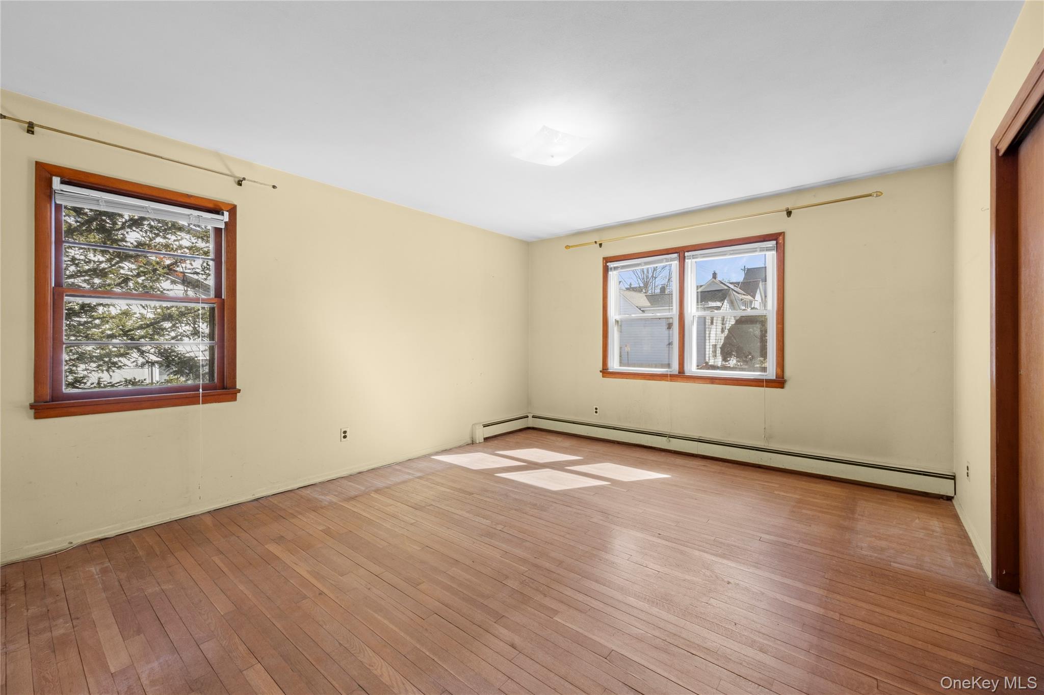 #12 photo, 11 Delaware Avenue, Port Washington , NY 11050