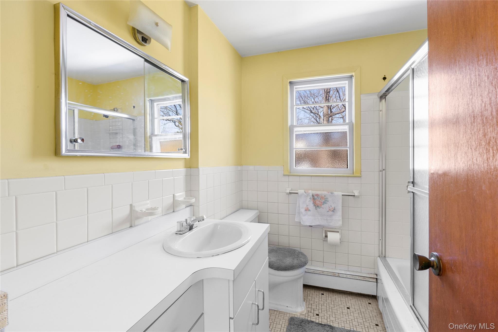 #20 photo, 11 Delaware Avenue, Port Washington , NY 11050