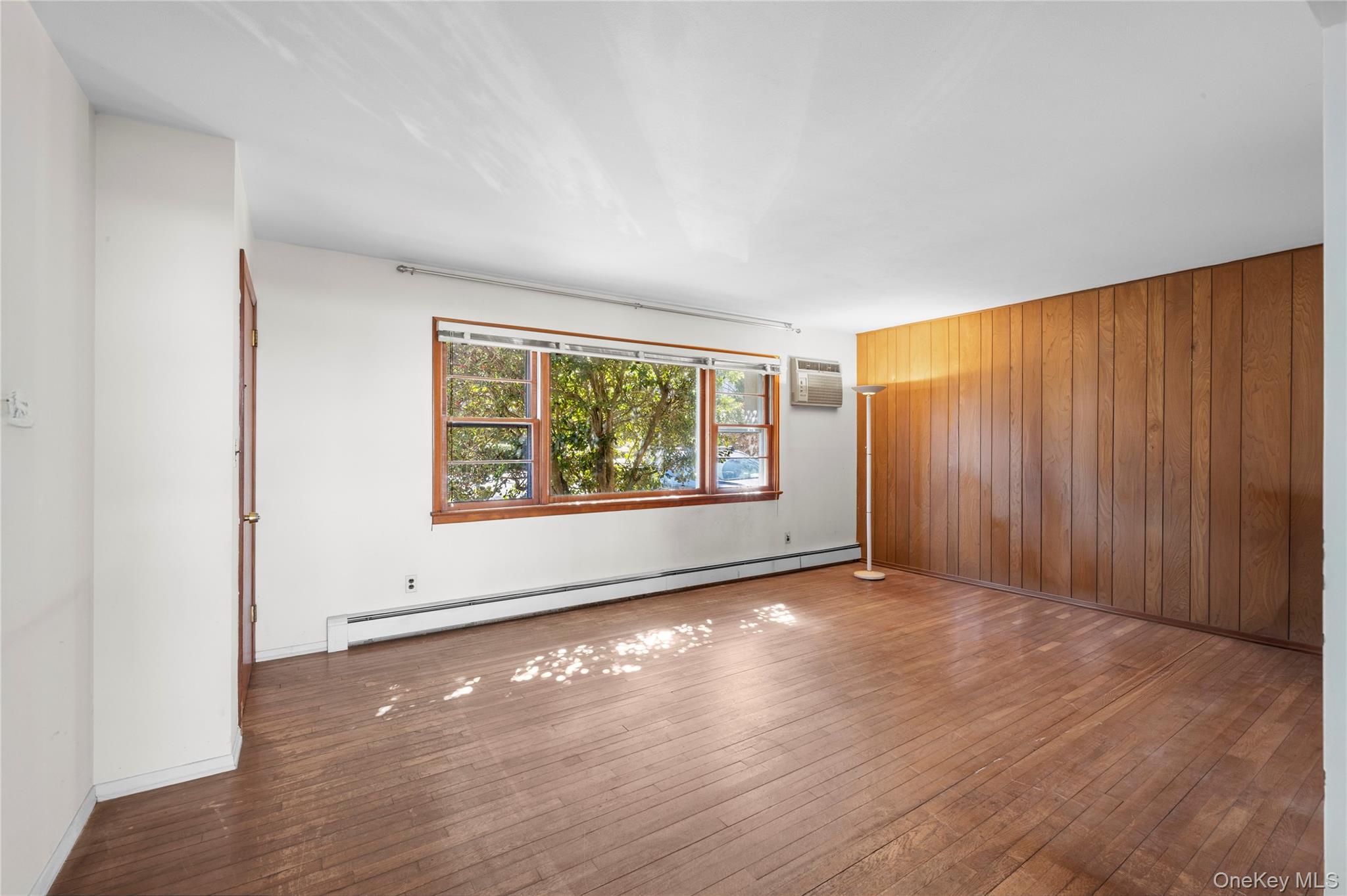 #8 photo, 11 Delaware Avenue, Port Washington , NY 11050