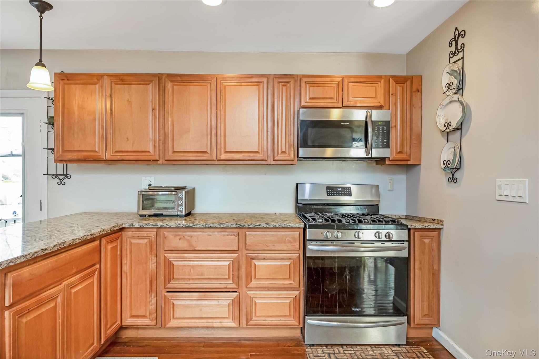 #10 photo, 15 Bingham Place, سوفولك Amityville , NY 11701