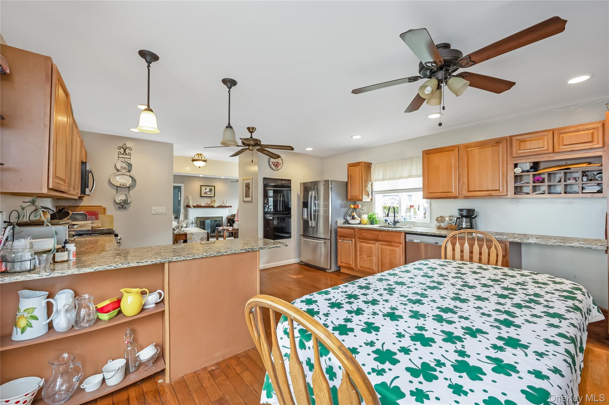 #12 photo, 15 Bingham Place, سوفولك Amityville , NY 11701