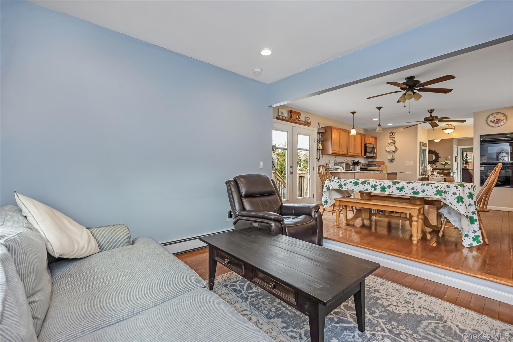 #13 photo, 15 Bingham Place, سوفولك Amityville , NY 11701