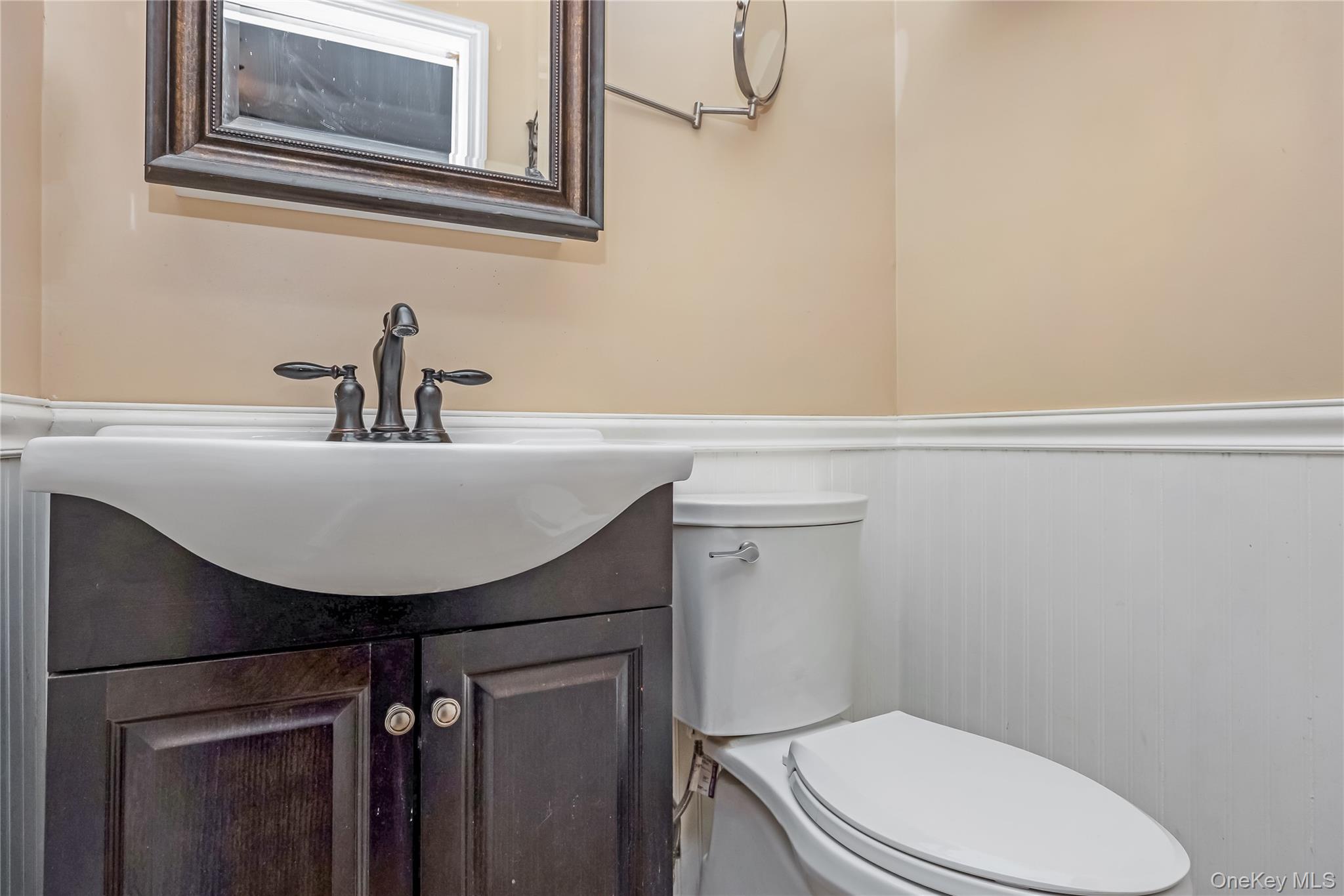 #19 photo, 15 Bingham Place, سوفولك Amityville , NY 11701