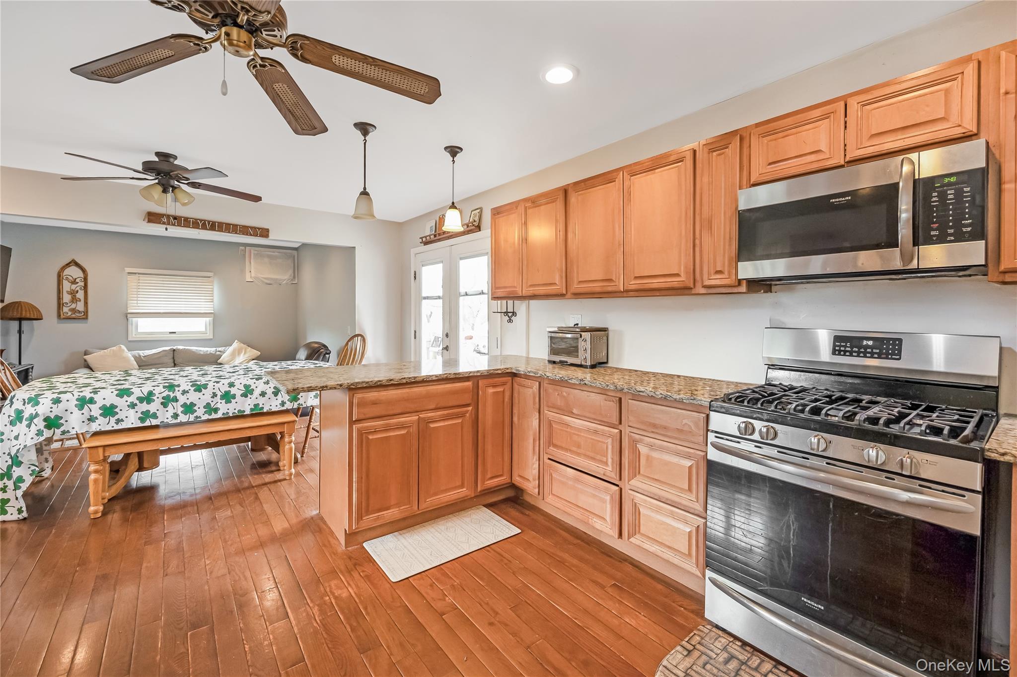 #9 photo, 15 Bingham Place, سوفولك Amityville , NY 11701