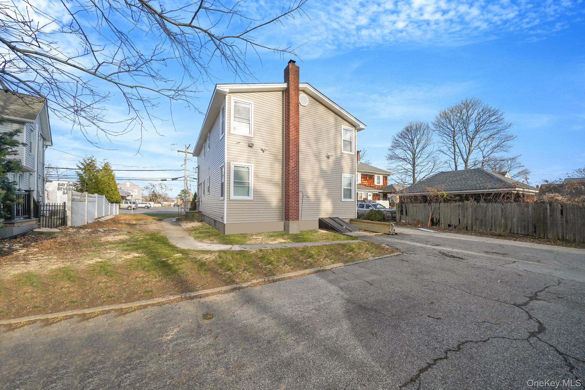 #10 photo, 130 5th Avenue, सफ़ोक काउंटी Bay Shore , NY 11706