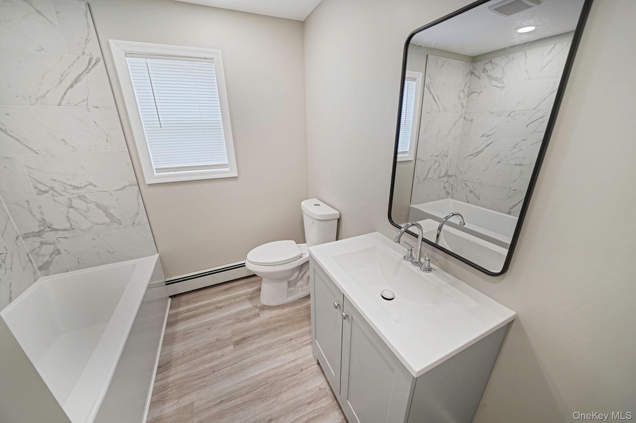 #9 photo, 130 5th Avenue, सफ़ोक काउंटी Bay Shore , NY 11706