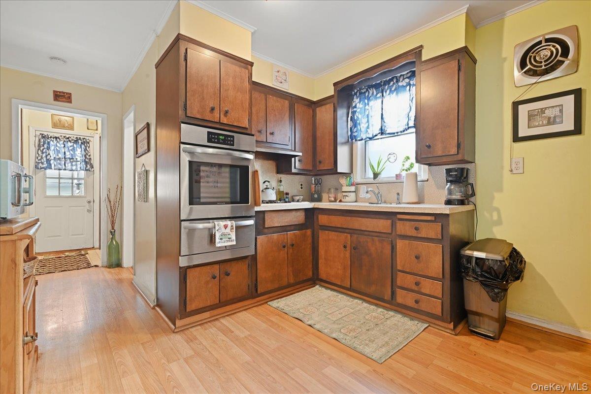 #10 photo, 51 W Hitchcock Avenue, Floral Park , NY 11001