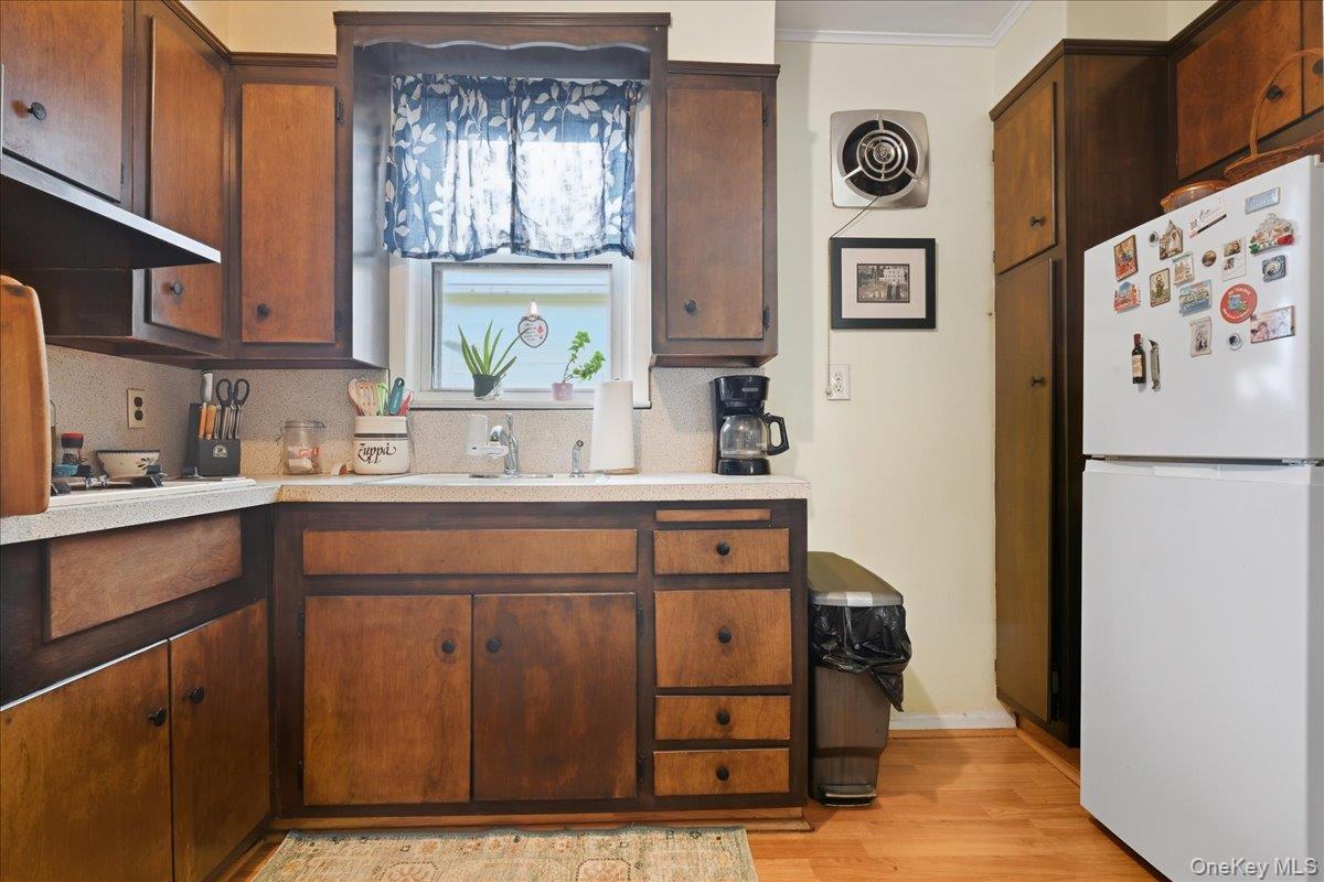 #11 photo, 51 W Hitchcock Avenue, Floral Park , NY 11001