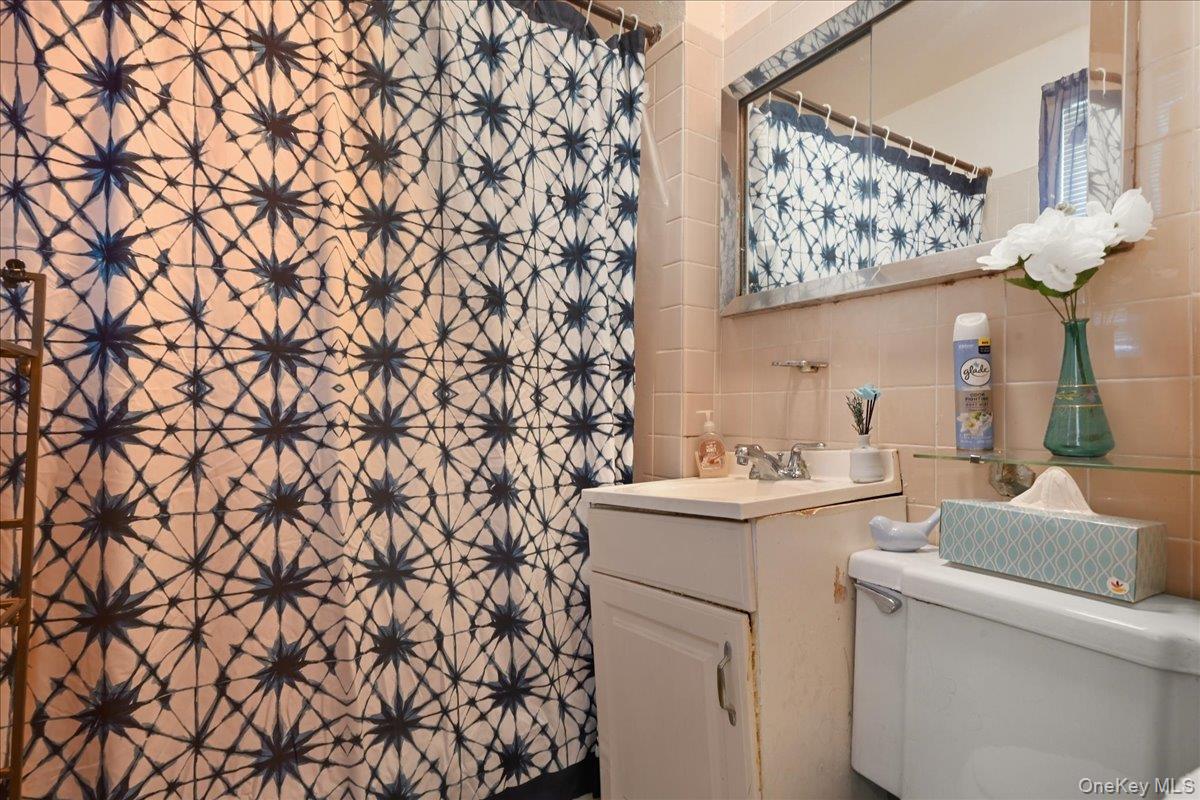 #14 photo, 51 W Hitchcock Avenue, Floral Park , NY 11001