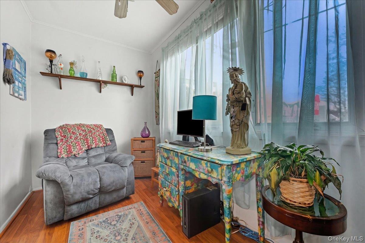 #3 photo, 51 W Hitchcock Avenue, Floral Park , NY 11001