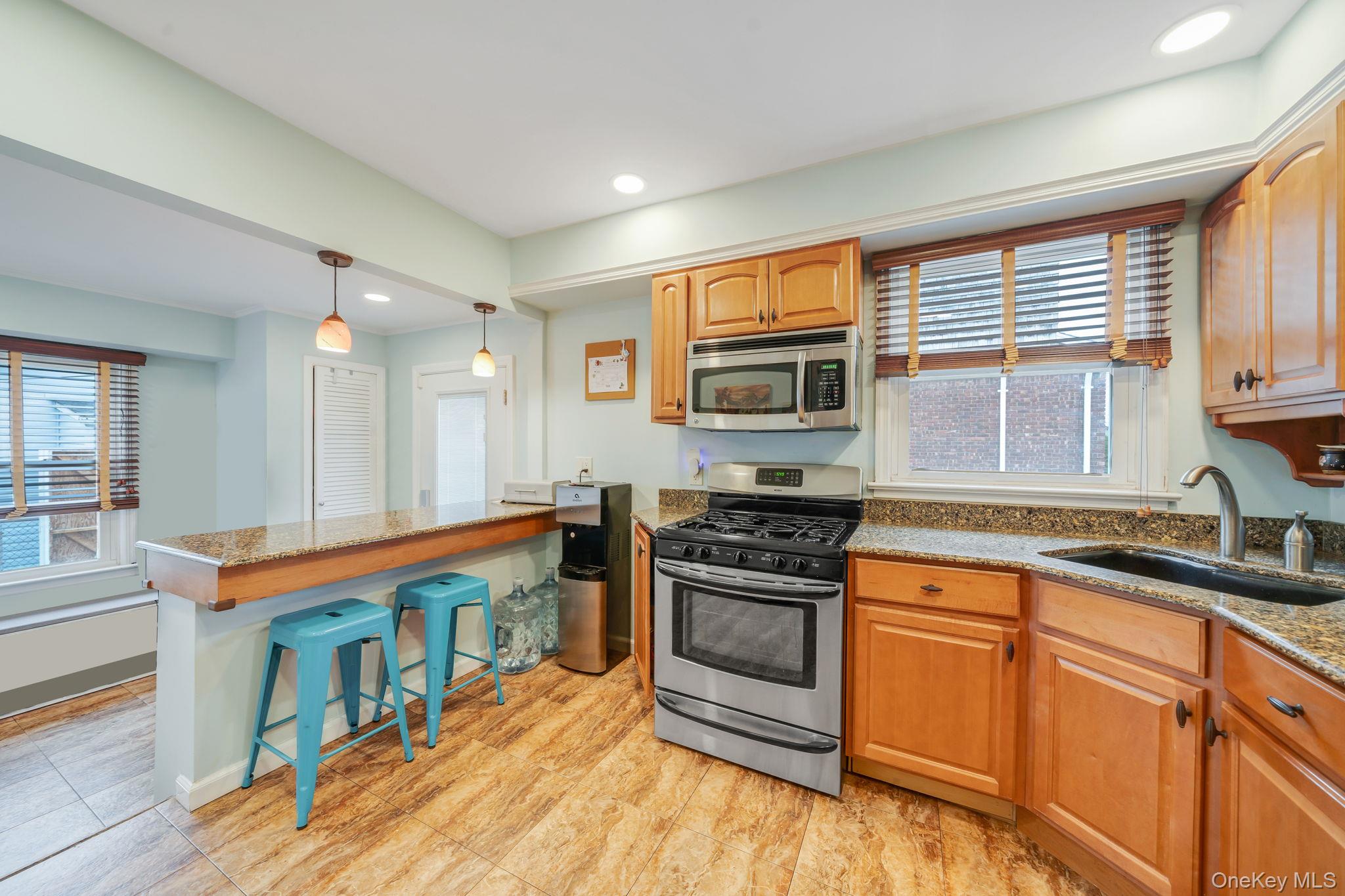 #11 photo, 1 2nd Avenue, East Rockaway , NY 11518