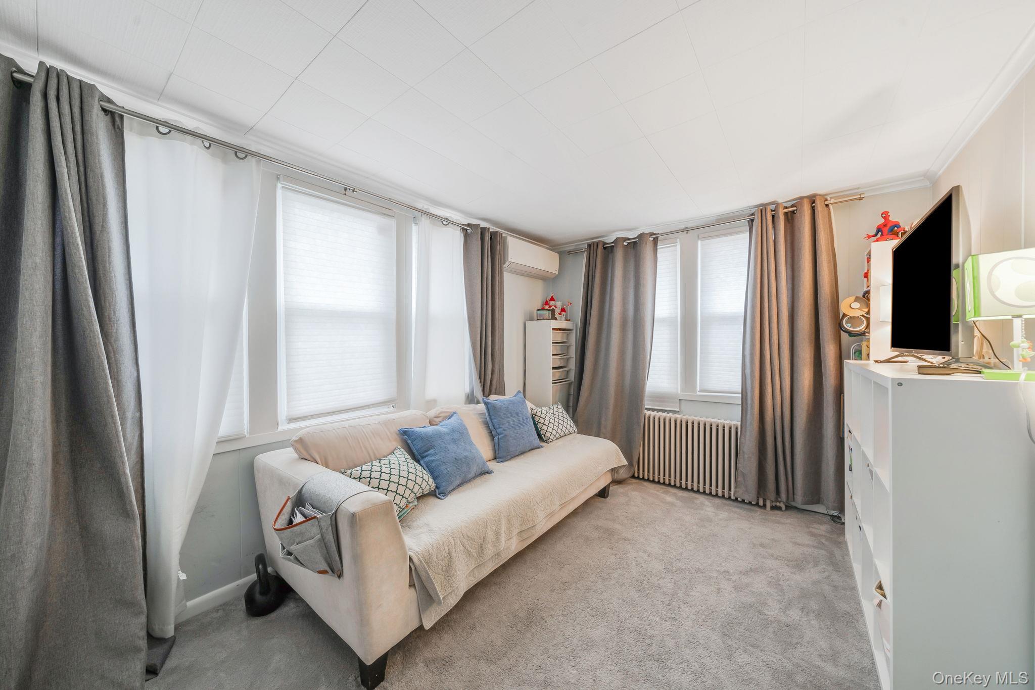 #14 photo, 1 2nd Avenue, East Rockaway , NY 11518