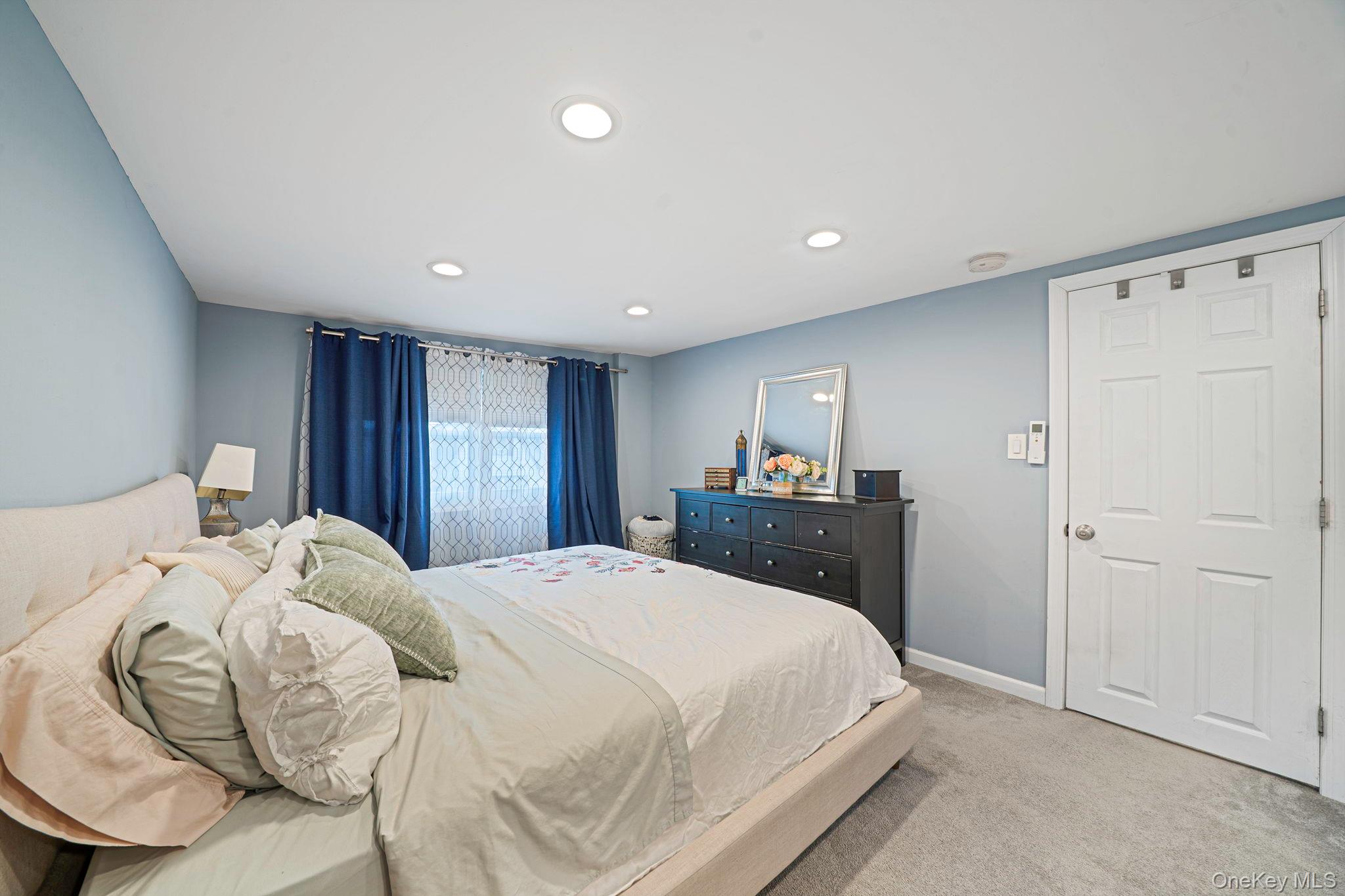 #20 photo, 1 2nd Avenue, East Rockaway , NY 11518