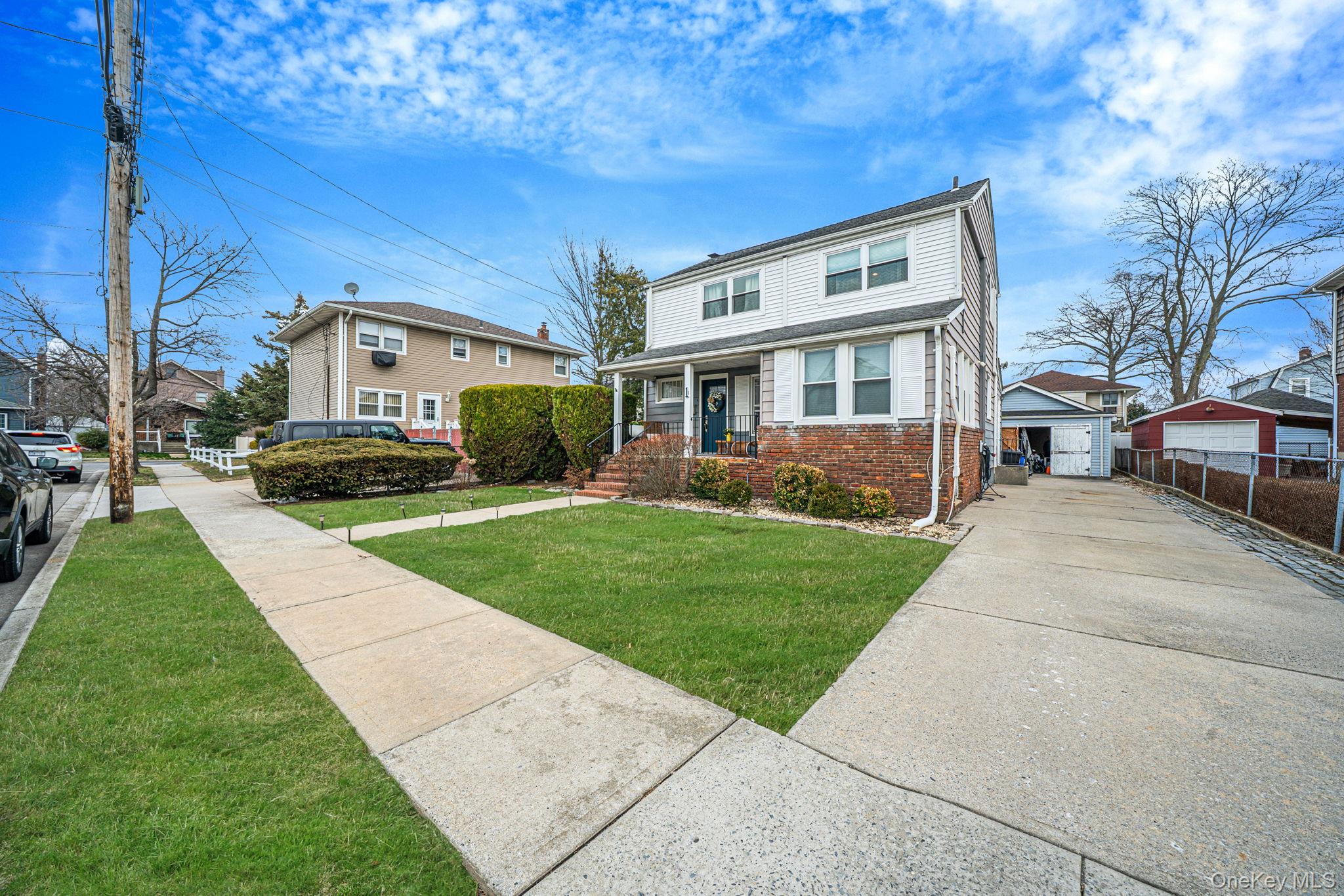 #4 photo, 1 2nd Avenue, East Rockaway , NY 11518