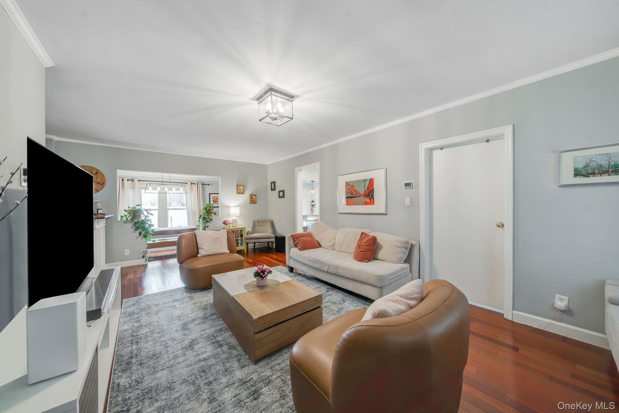 #6 photo, 1 2nd Avenue, East Rockaway , NY 11518