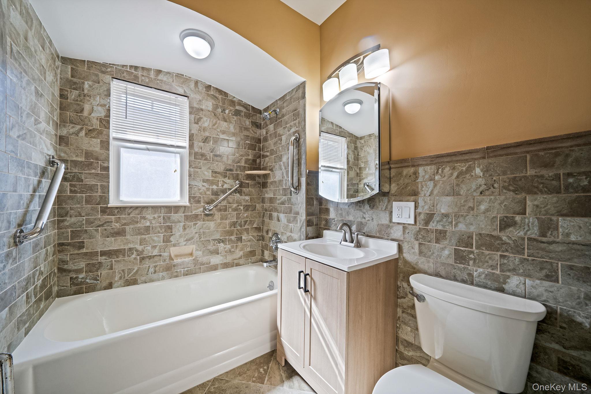 #11 photo, 44 Elizabeth Avenue, Smithtown , NY 11787